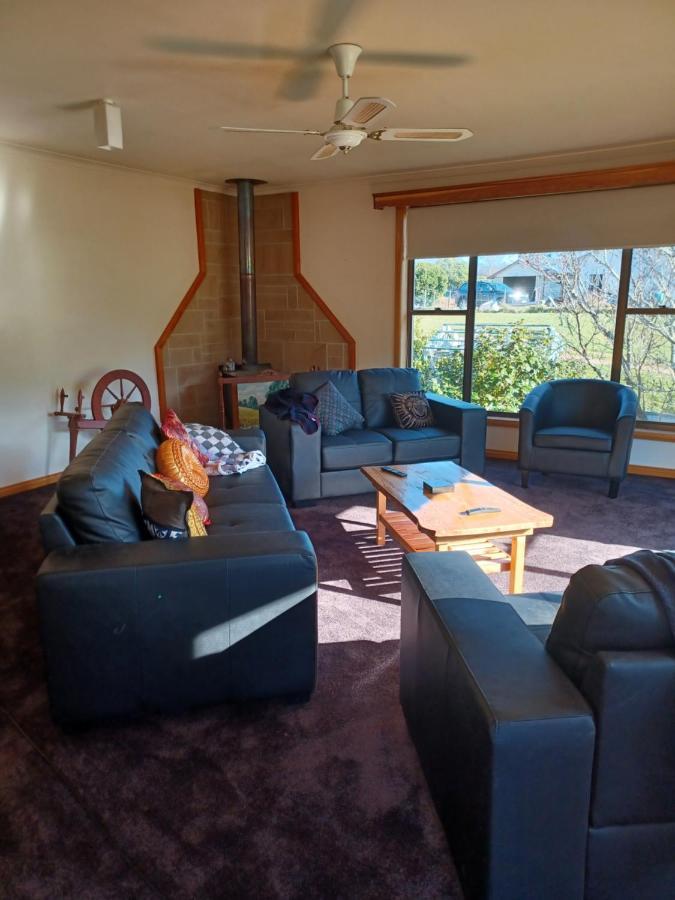 The Tigers Lair Accomadation Villa Mole Creek Exterior photo
